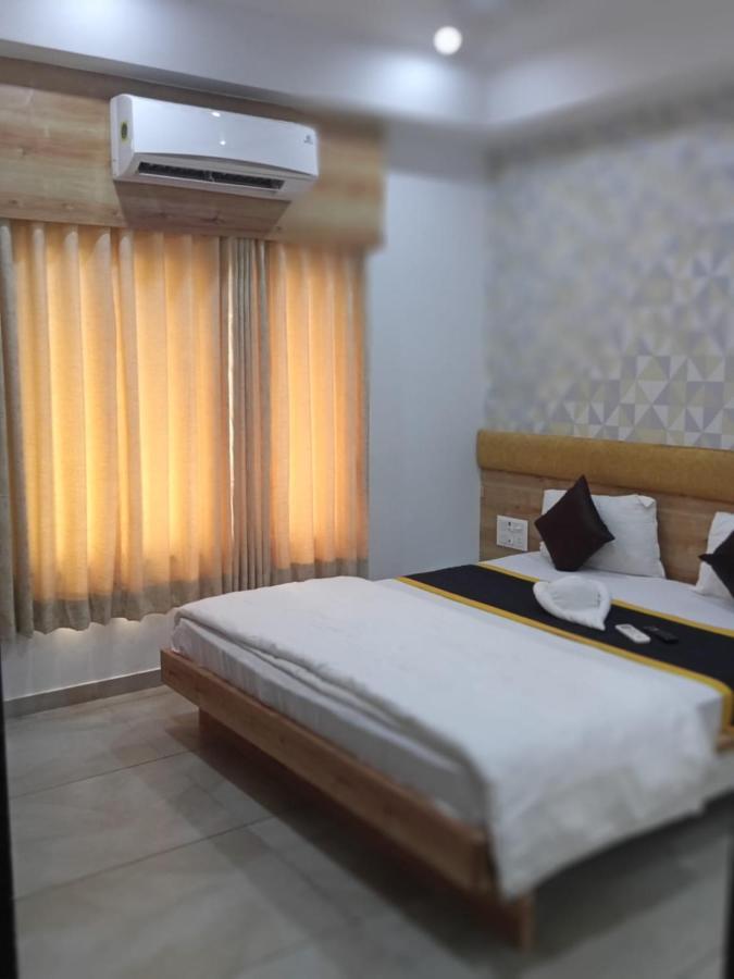 Hotel Fun City Navsari Εξωτερικό φωτογραφία