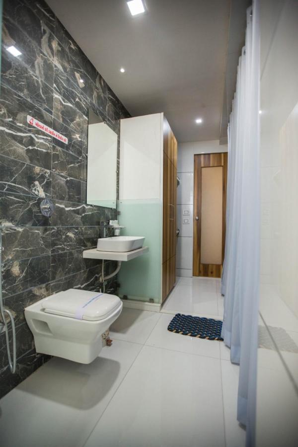 Hotel Fun City Navsari Εξωτερικό φωτογραφία