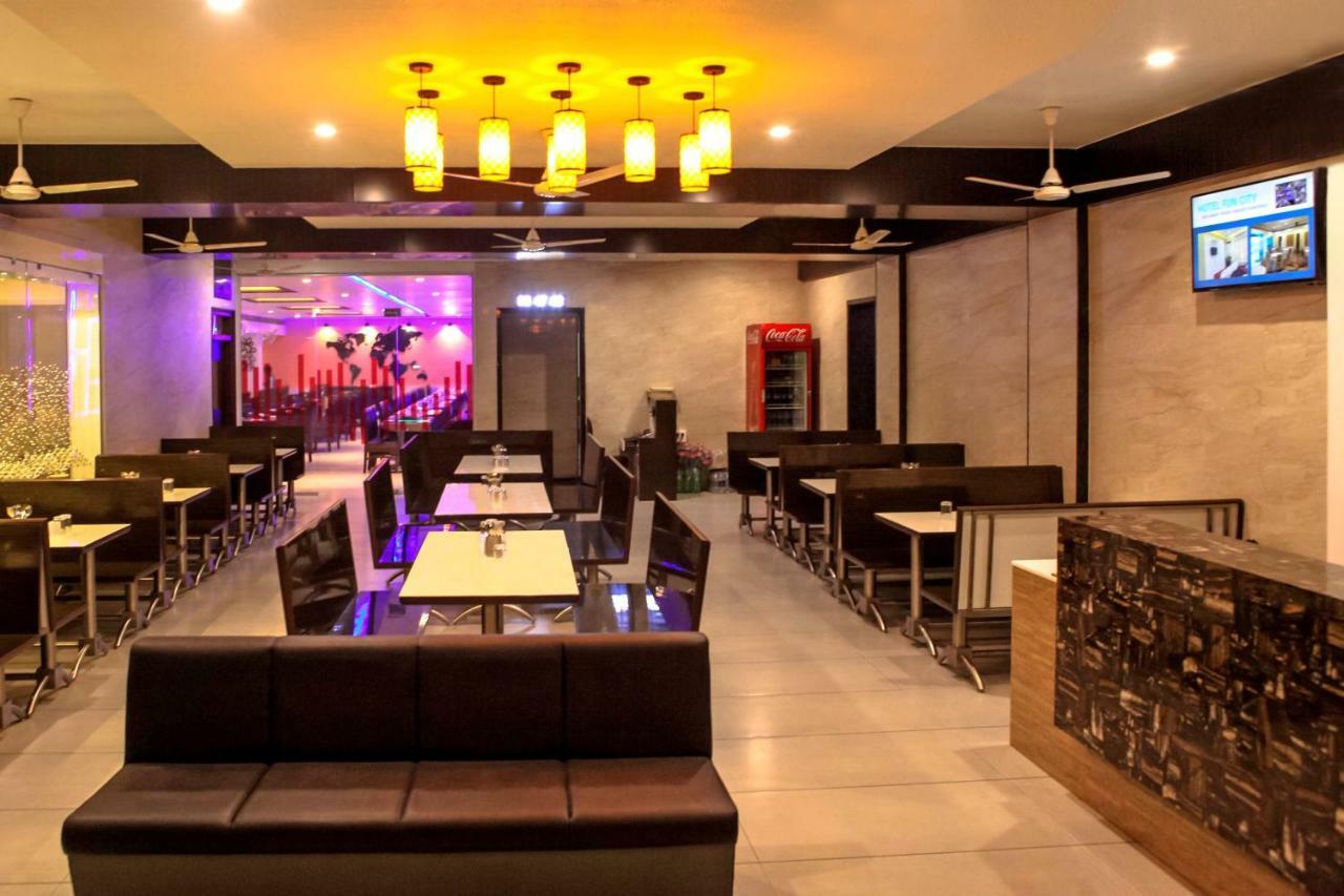 Hotel Fun City Navsari Εξωτερικό φωτογραφία