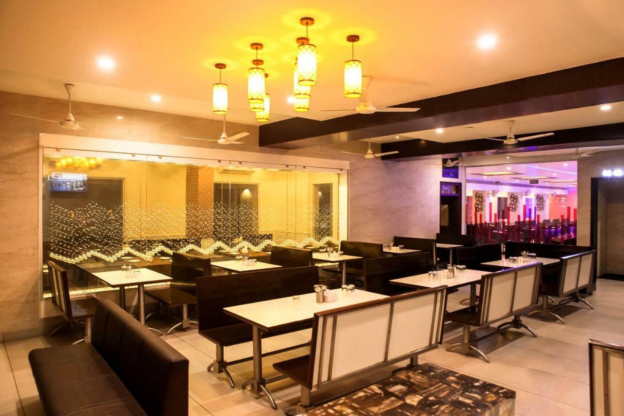 Hotel Fun City Navsari Εξωτερικό φωτογραφία