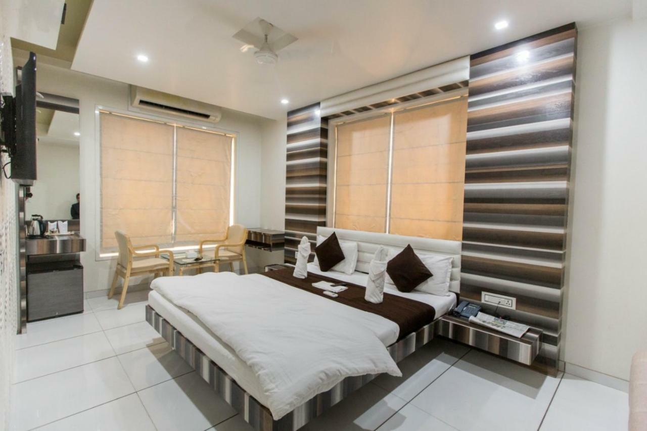 Hotel Fun City Navsari Εξωτερικό φωτογραφία