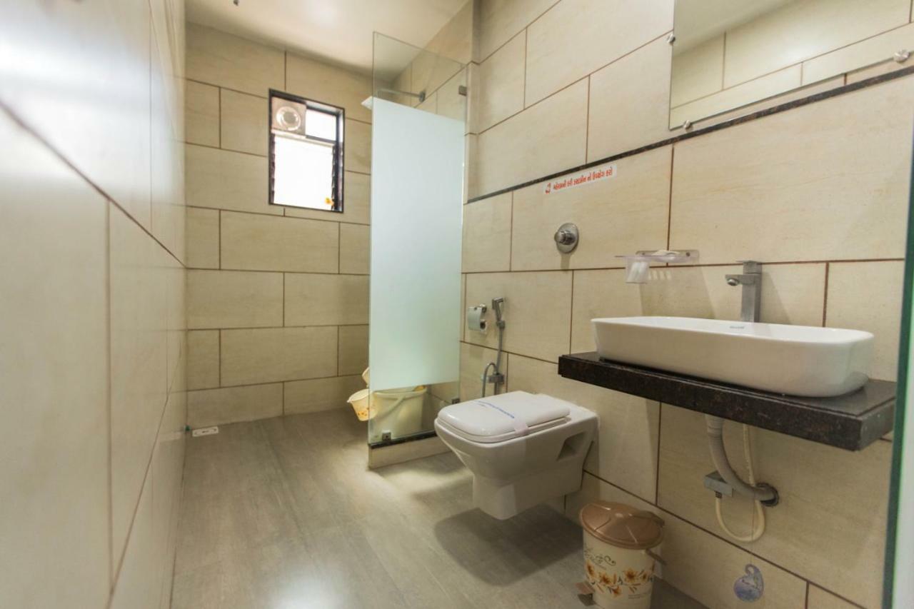 Hotel Fun City Navsari Εξωτερικό φωτογραφία