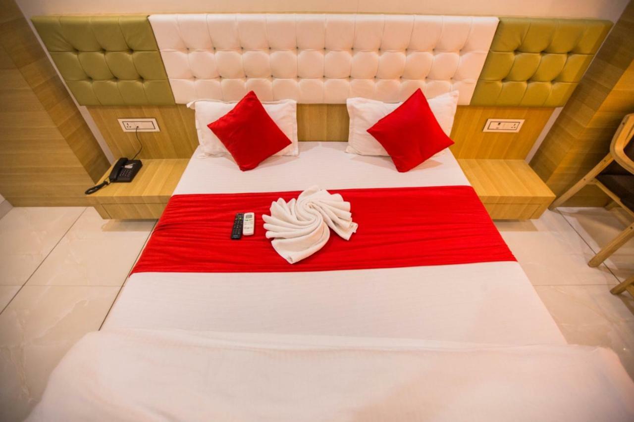Hotel Fun City Navsari Εξωτερικό φωτογραφία