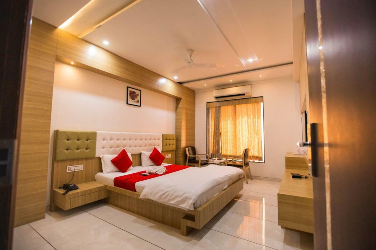 Hotel Fun City Navsari Εξωτερικό φωτογραφία
