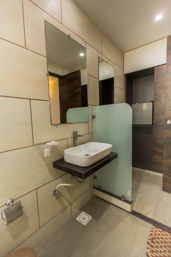 Hotel Fun City Navsari Εξωτερικό φωτογραφία