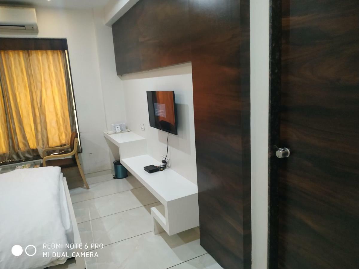 Hotel Fun City Navsari Εξωτερικό φωτογραφία