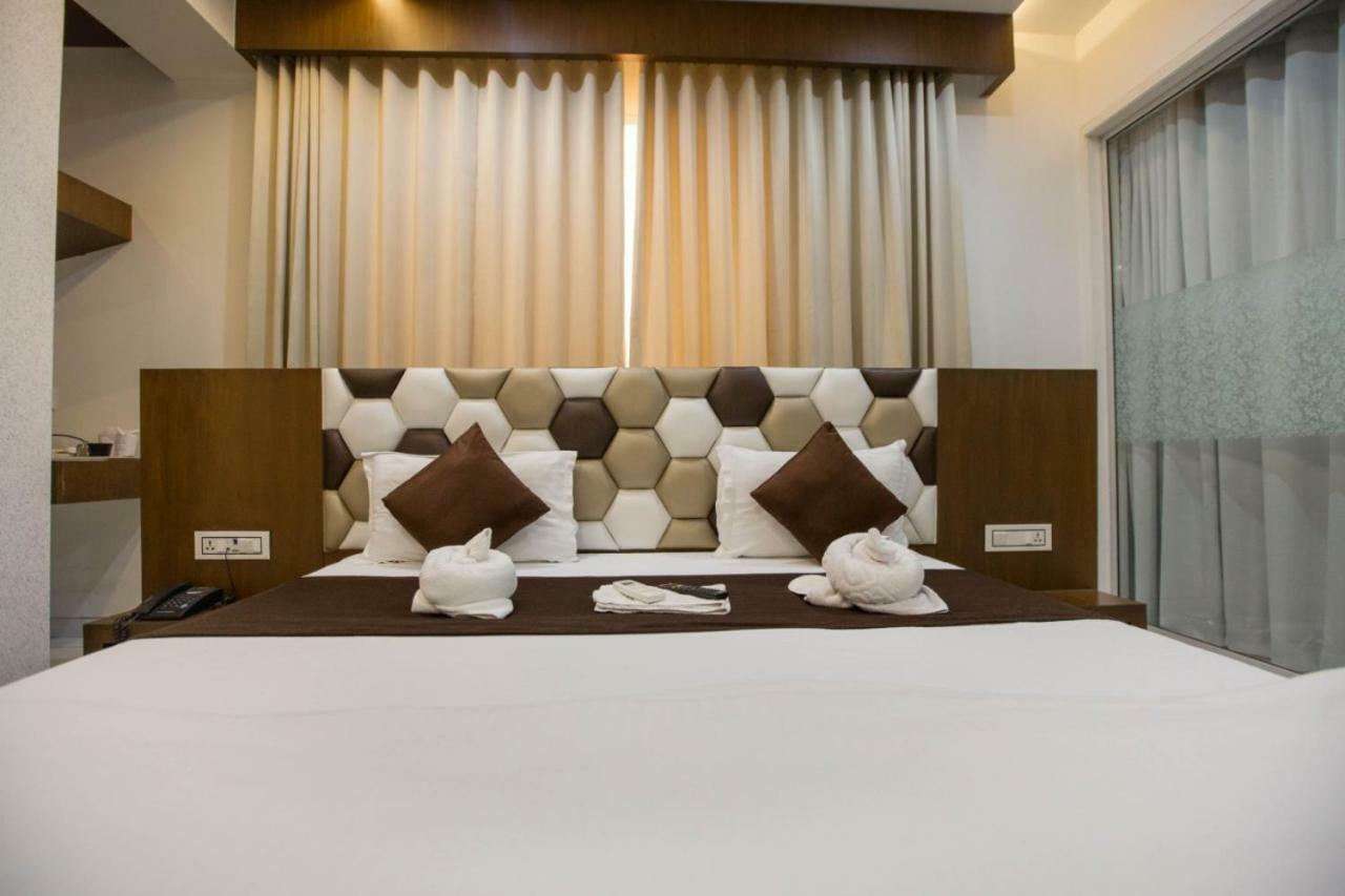 Hotel Fun City Navsari Εξωτερικό φωτογραφία